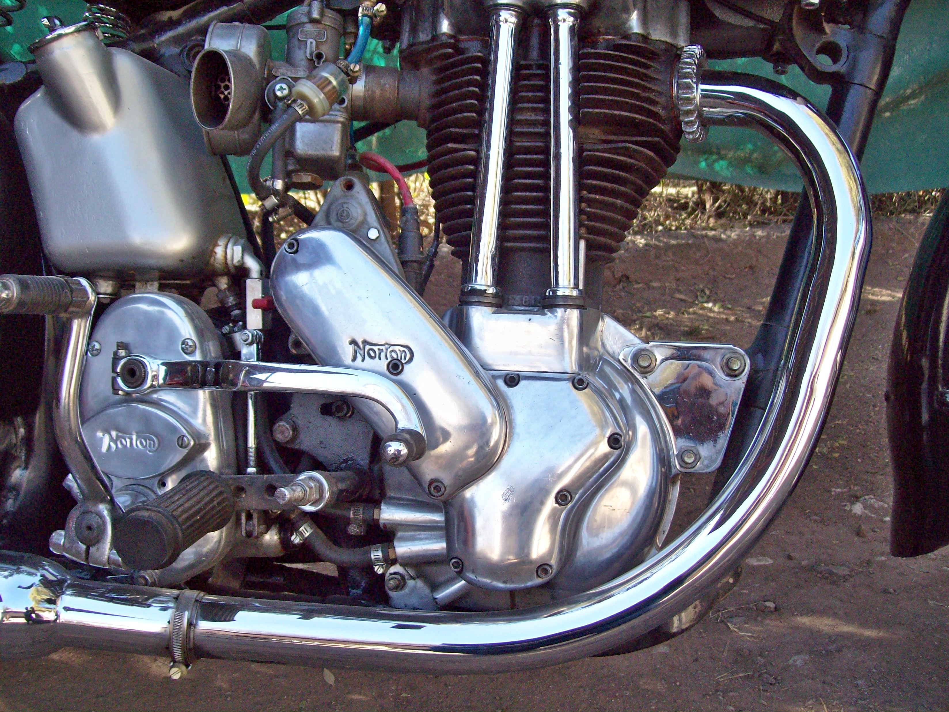 Moto antigua norton 500cc