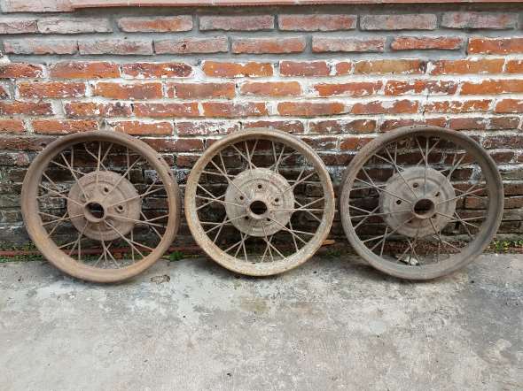 3 llantas Ford A