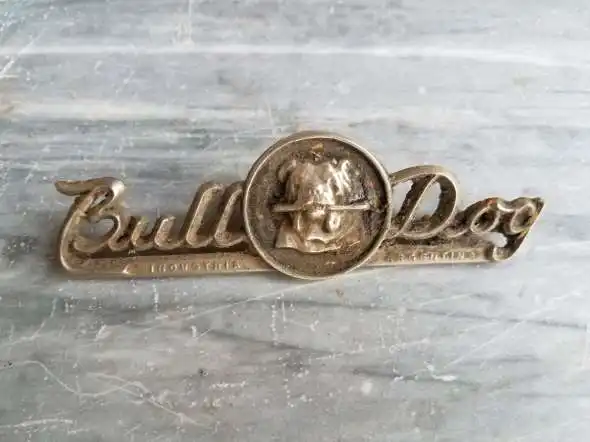 Insignia Bulldog