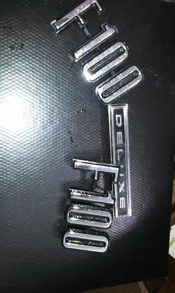 Insignias Ford E100