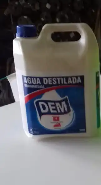 Agua Destilada Dem