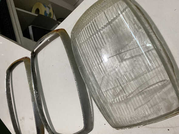 Vidrio Farol Delantero Mercedes Benz Original, Material Vidrio, Con Marcos Cromados Con Detalles ,