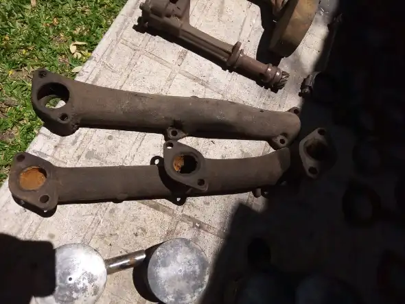 Multiples Escape Ford V8 Flathead