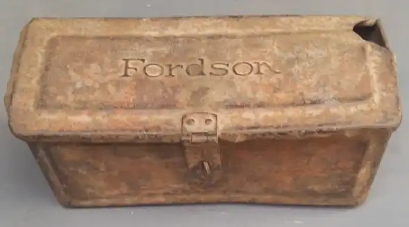 Caja Herramientas Fordson