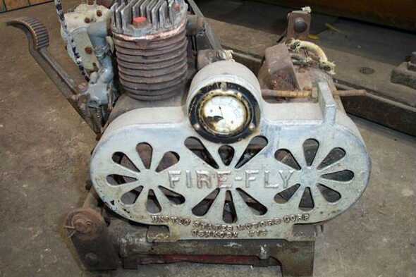 Motor Estacionario Antiguo Fire-fly