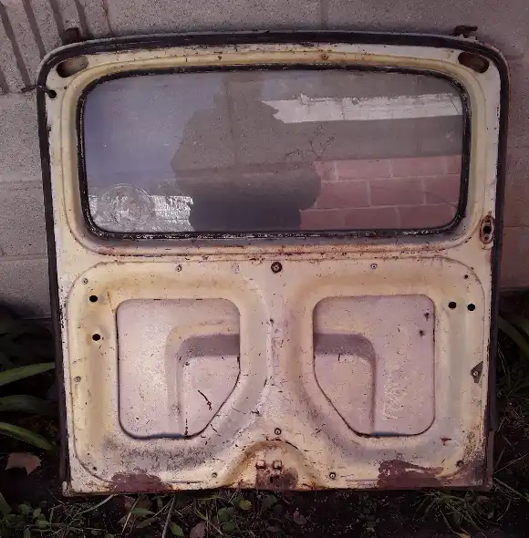 Porton  Renault  R4l.