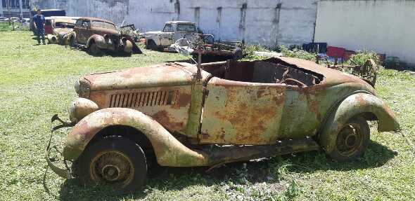 Restos Coupe Convertible Ford Año 1935