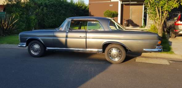 Mercedes Benz 280SE