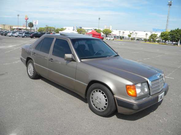 Mercedes Benz 200E