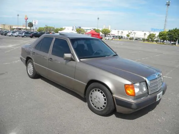Mercedes Benz 200E