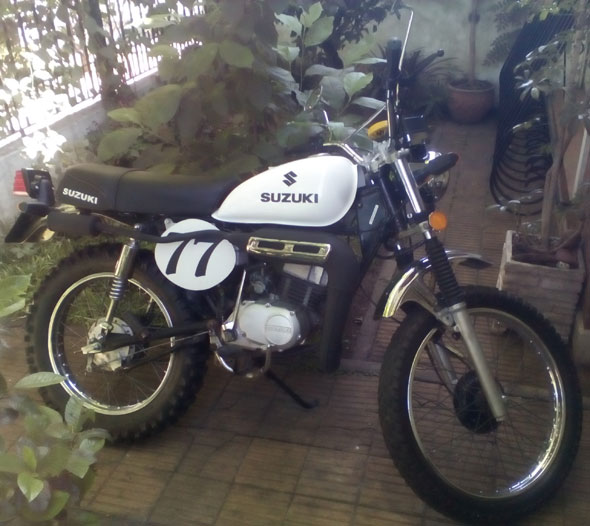Suzuki AX 100