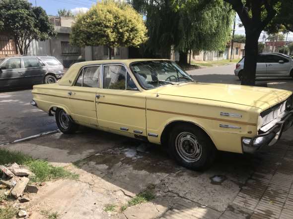 Chrysler  Valiant 4