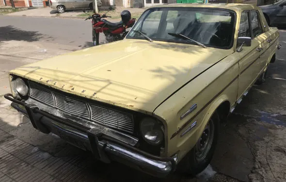 Chrysler  Valiant 4