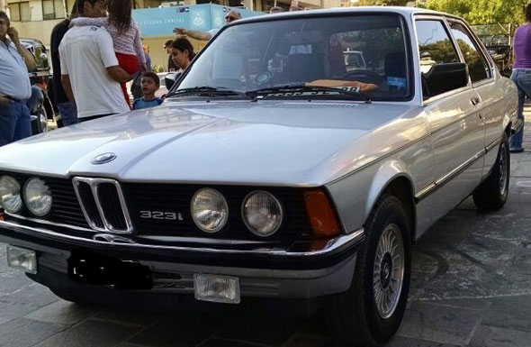 BMW 323i