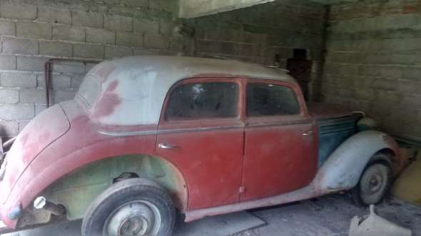 Mercedes Benz Sedán 4 Puertas