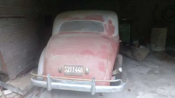 Mercedes Benz Sedán 4 Puertas