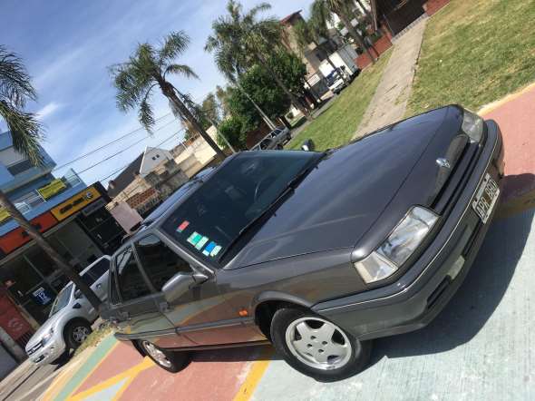 Renault 21 RT 2.2 Inyección