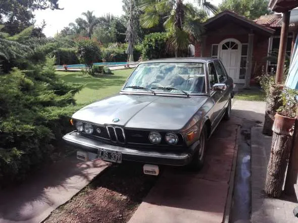 BMW 528i