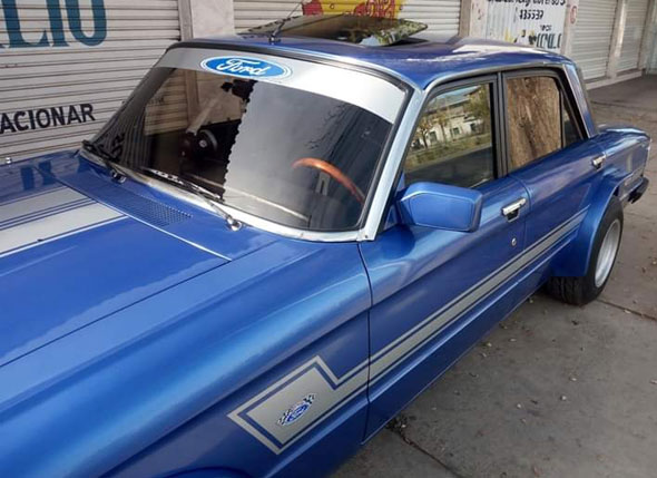 Ford Falcon Deluxe