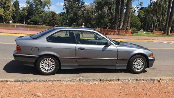 BMW  325i