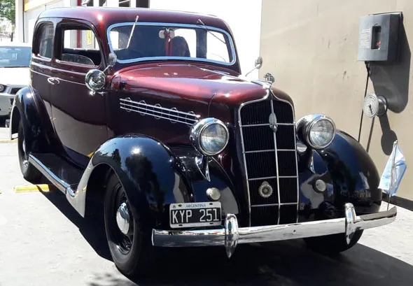Plymouth 1935