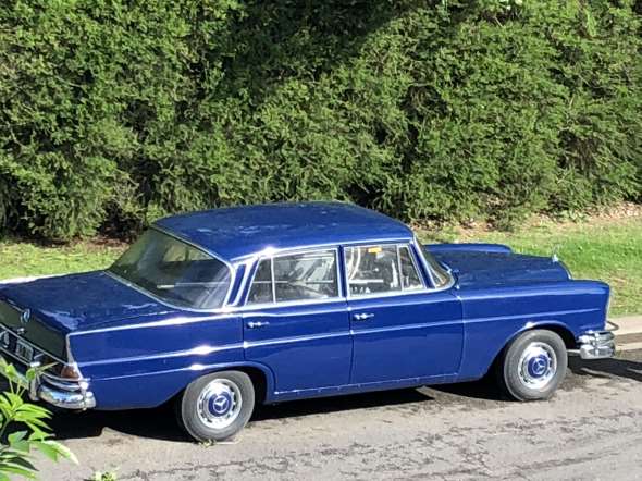 Mercedes Benz 220 SE