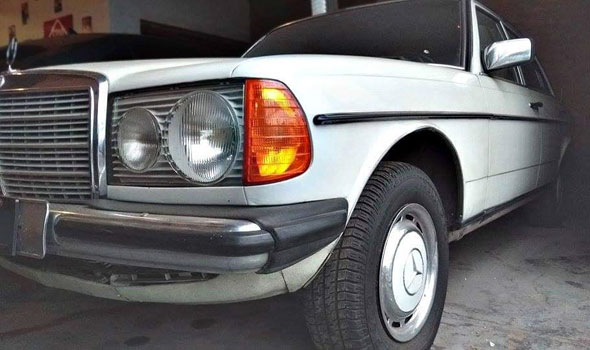 Mercedes Benz 230