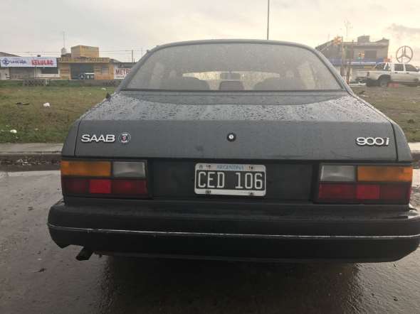 Saab  900