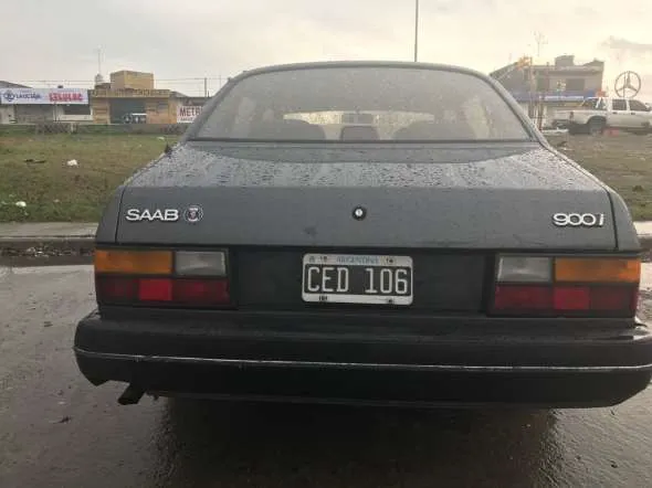 Saab  900