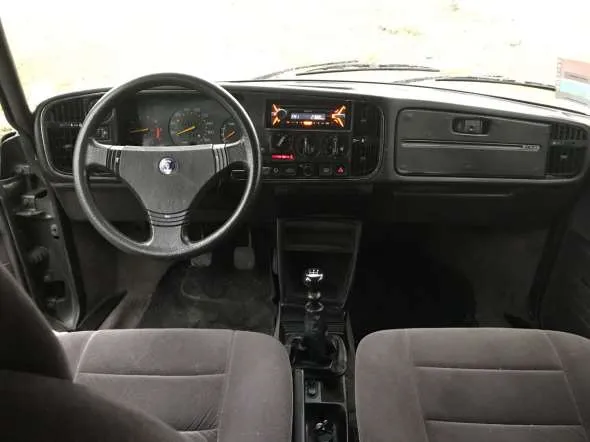 Saab 900
