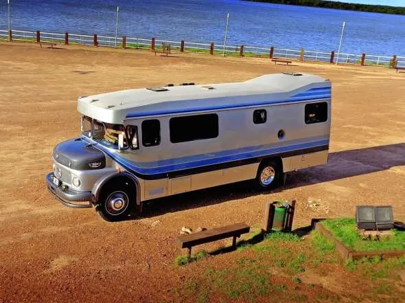 Mercedes Benz 1114