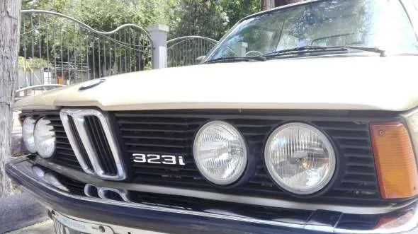 BMW  323