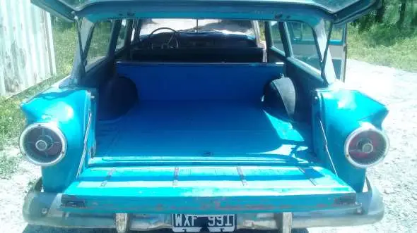 Ford 1957 Country Sedán