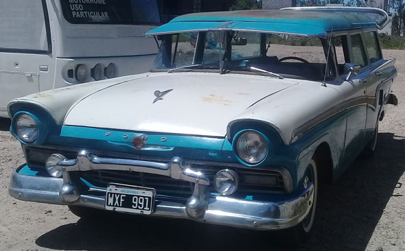 Ford 1957 Country Sedán