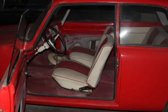 BMW 700