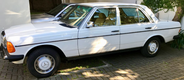 Mercedes Benz 230E