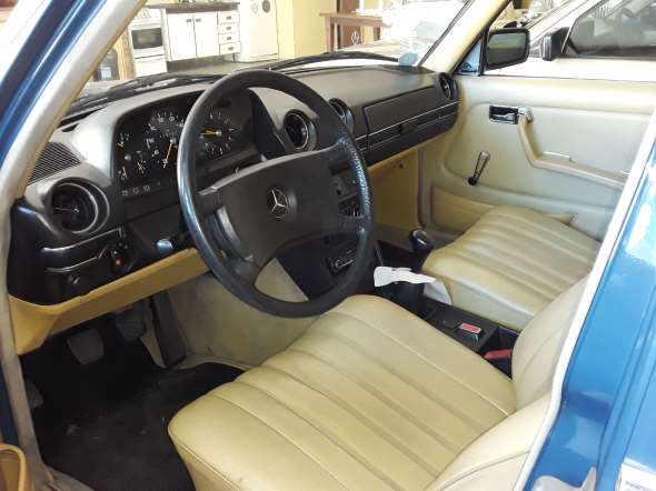Mercedes Benz 230