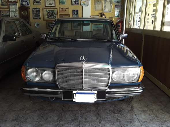 Mercedes Benz 230