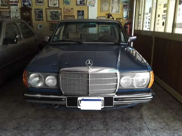 Mercedes Benz 230