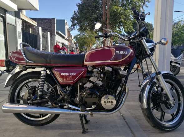 Yamaha XS 750