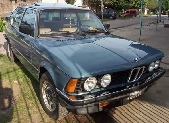 BMW 323i