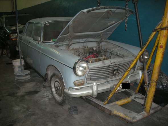 Peugeot 404