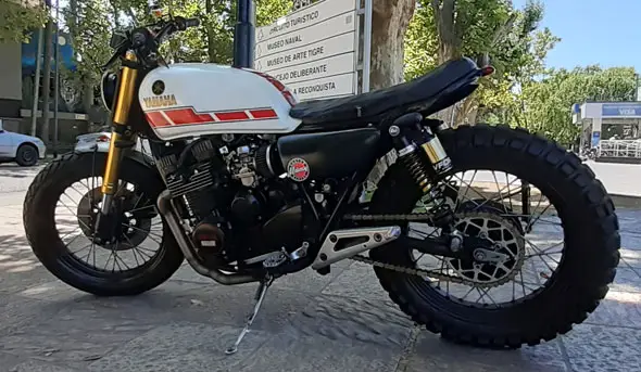 Yamaha XJ 550