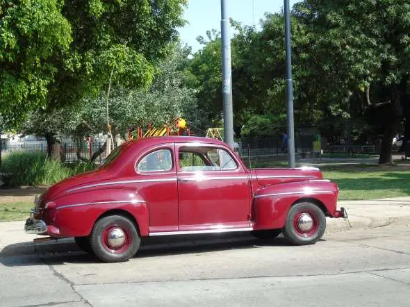 Ford Coupé 1947 De Luxe
