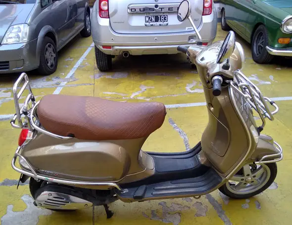 Vespa LX150 Touring