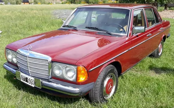 Mercedes Benz  230 E