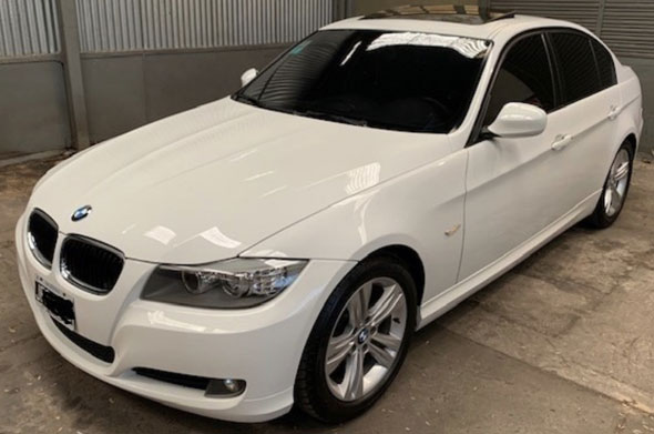 BMW 320i