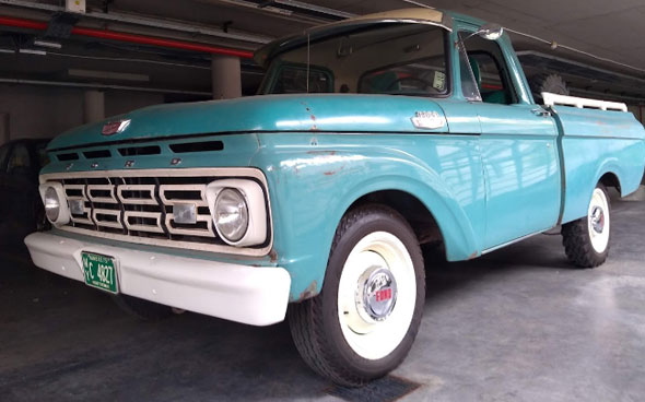 Ford F100 Pick Up