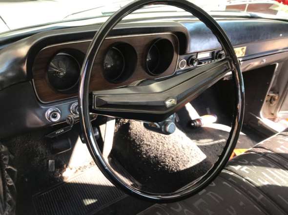 Ford Falcon Deluxe