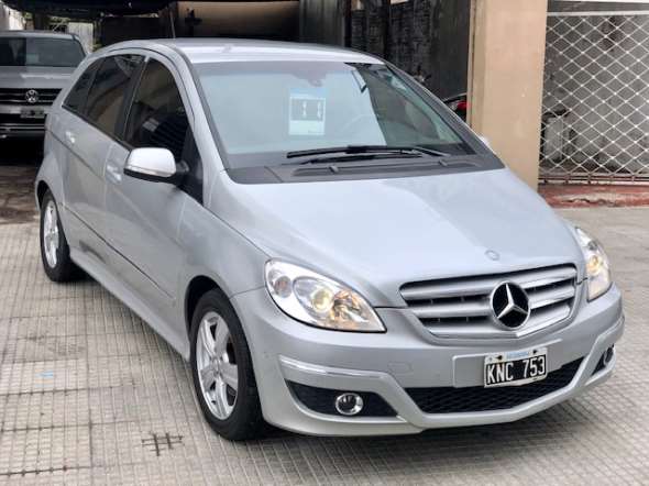 Mercedes Benz B 180